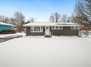 228 W Taylor St, Dekalb, IL 60115