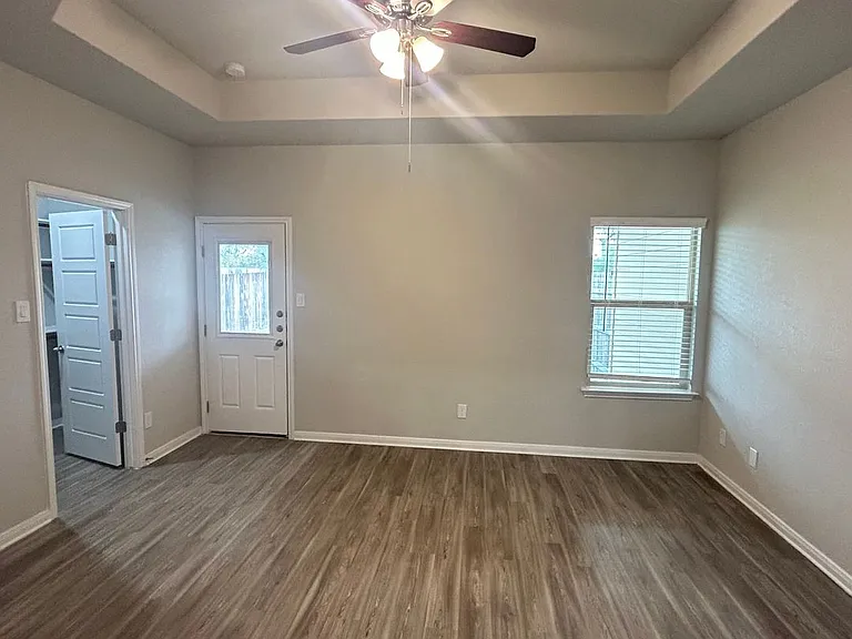 429 Emma Dr — Photo 14