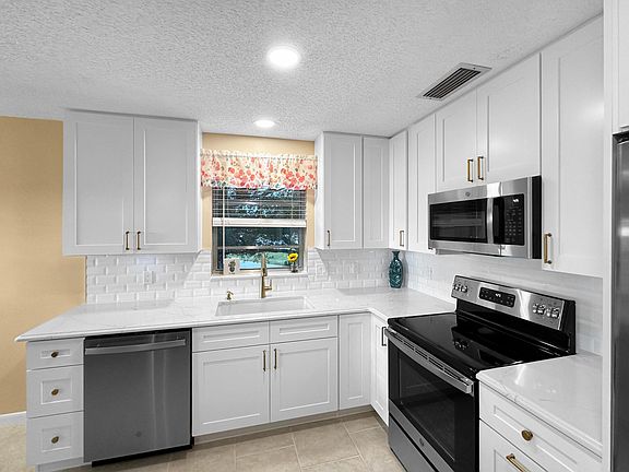 2nd image of 39 Woodland Drive #203