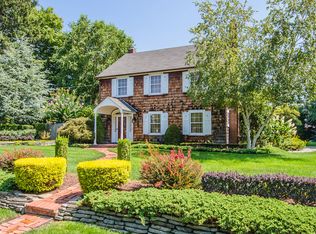 15 Elliott Pl, Freeport, NY 11520