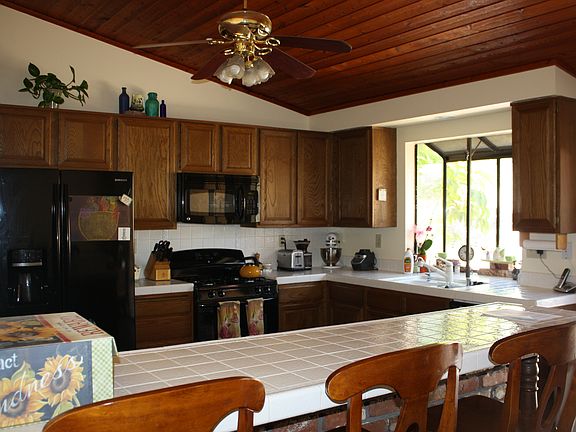 4th image of 834 Hedyland Ct