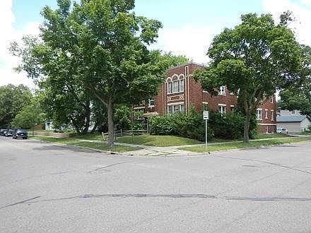 1st image of 1000 Newton Ave N