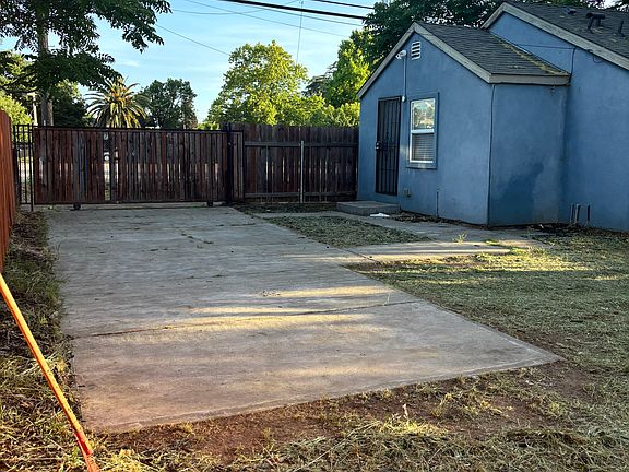 2nd image of 282 Santiago Ave #B