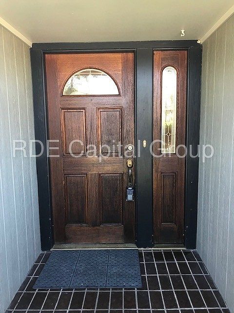 1st image of 618 Brookfield Dr