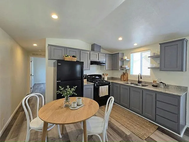 3825 N Nellis Blvd #96 — Photo 2