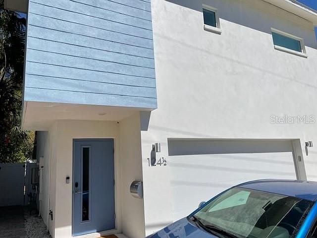1st image of 124 7th Ave N #2