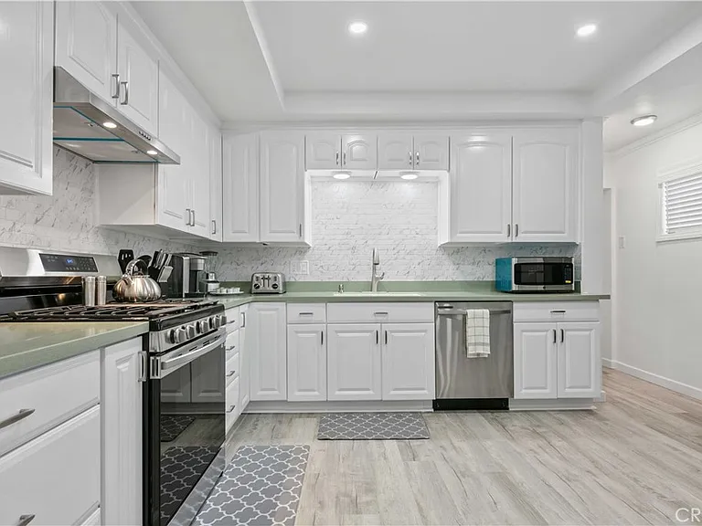 15059 Oro Grande St — Photo 8