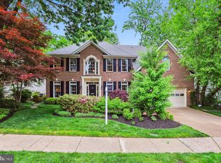 4043 35th St N, Arlington, VA 22207