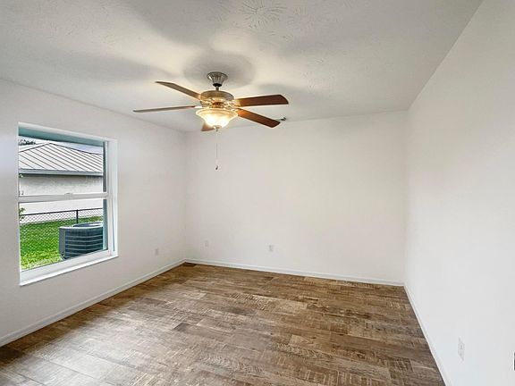 5th image of 4404 SW Grace Court