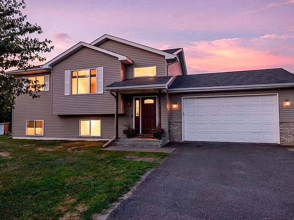 2nd image of 616 Horseshoe Ln