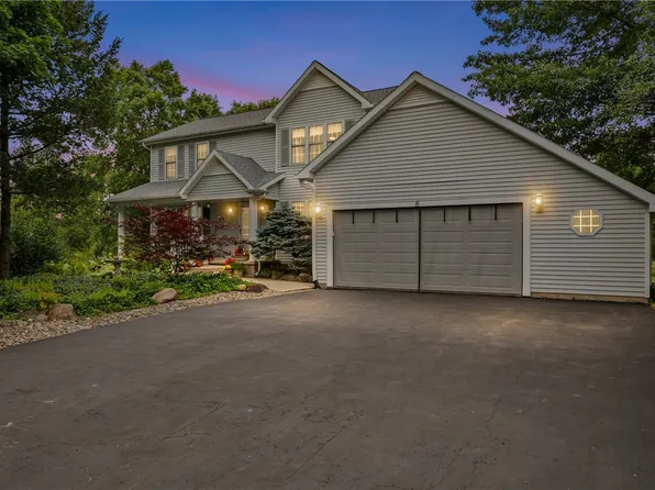 8 Summer Ridge Cir, Brockport, NY 14420