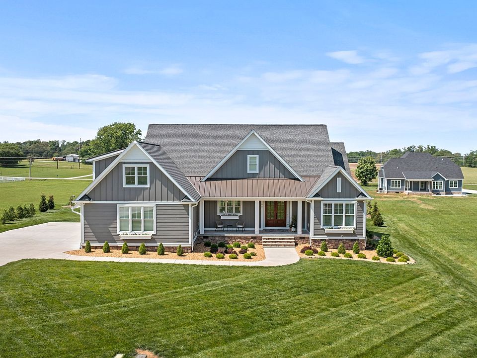1st image of 90 Cascade Dr