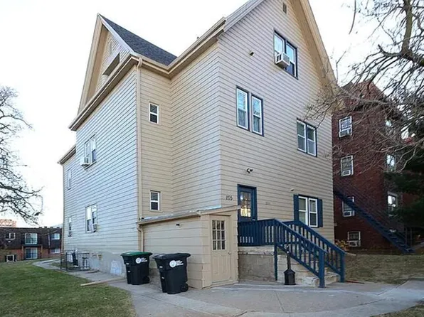 205 37th Street, Omaha NE 68131, 205 S 37th St APT 4, Omaha, NE 68131