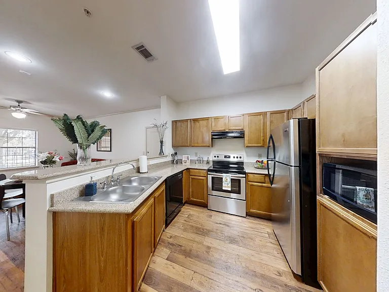 Carmel Canyon Apartments — Photo 35