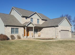 11 Hickory St, Nashville, IL 62263