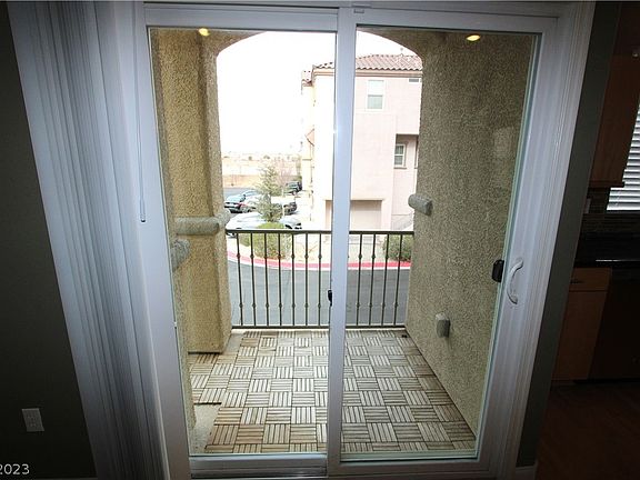 3rd image of 6429 Lincourt Ct