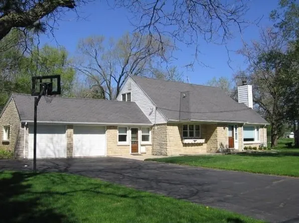 4245 N 135th St, Brookfield, WI 53005