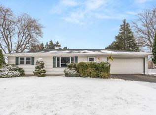 906 Lindenwood Dr, Aurora, IL 60506