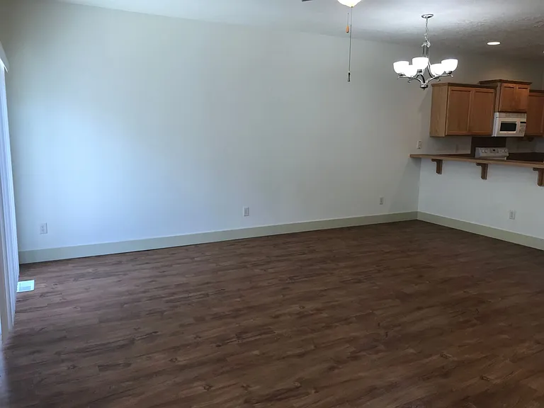2131 S Amy Ave — Photo 10