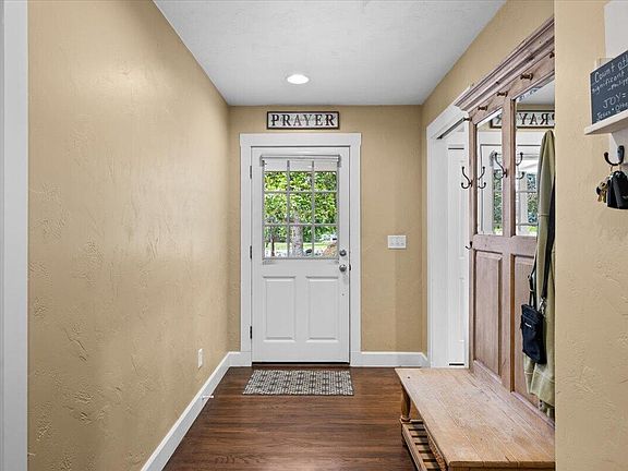 4th image of 2618 Syringa Dr