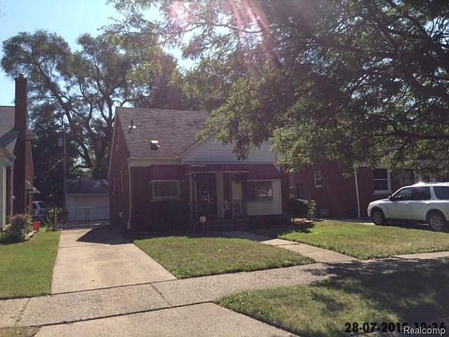 2nd image of 20250 Biltmore St