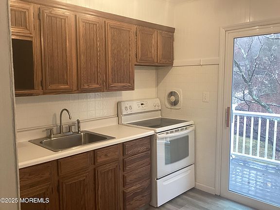 5th image of 25 King James Ln