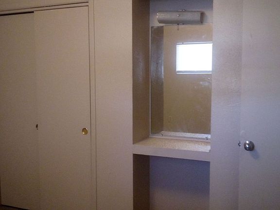 5th image of 2021 N Jefferson St #10