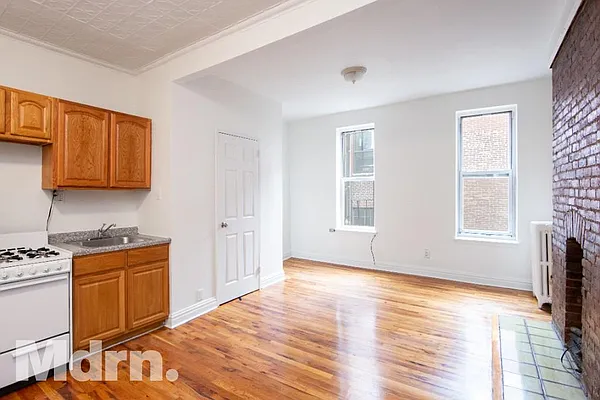 Rented by Mdrn Residential | media 3