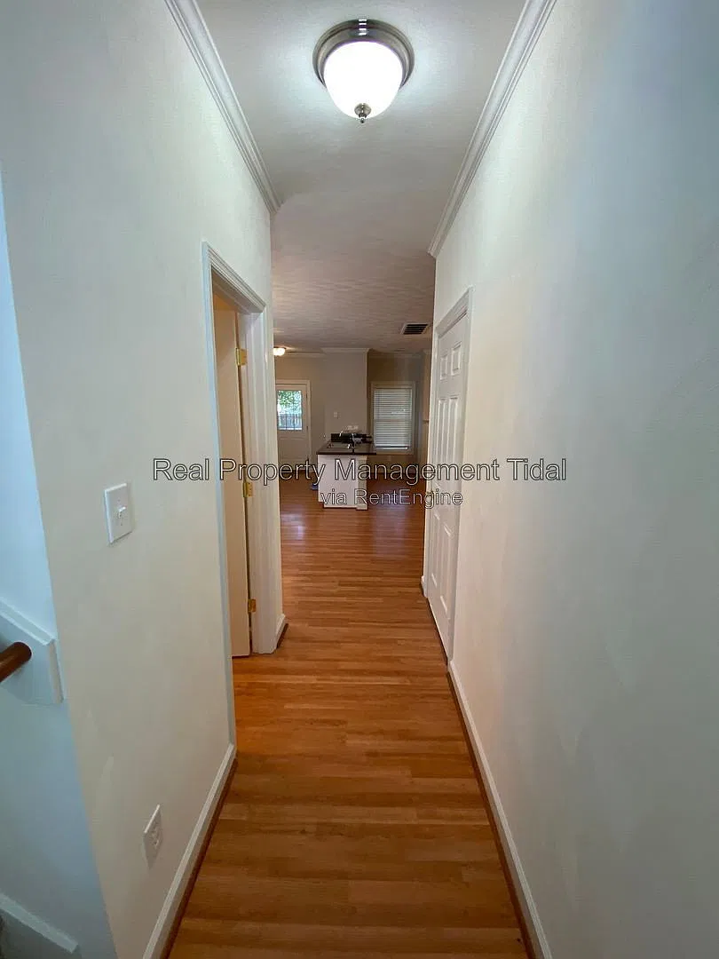 3 bed, 2.5 bath, 1578 sqft, $2,350 — Photo 3