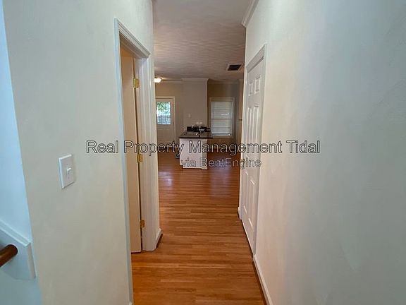 3rd image of 1725 Fisher Ave