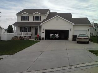 8121 Whitney Ct, Lincoln, NE 68507
