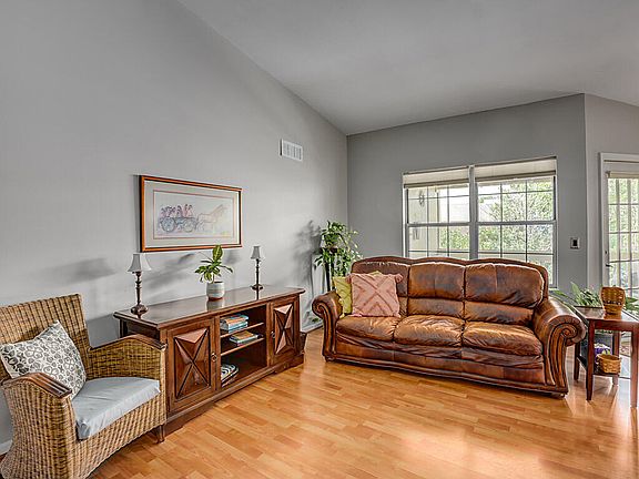 3rd image of 1 Highland Meadows Dr Suite 11