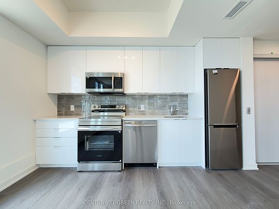 4th image of 33 Erie Ave #1705