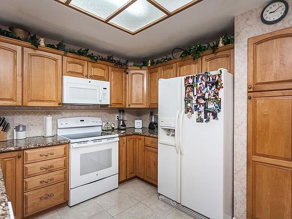 4th image of 5814 Rosemere Dr
