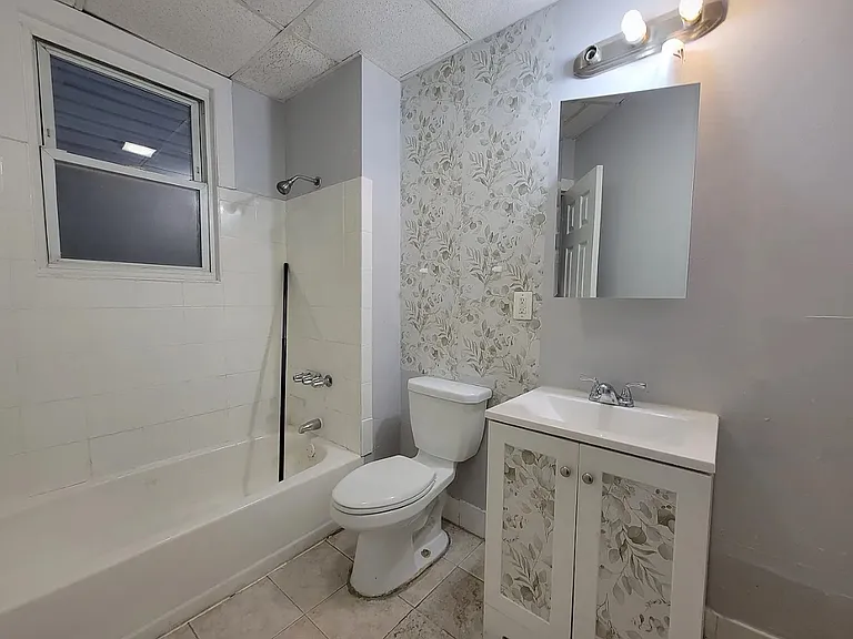 637 S Park St #2 — Photo 1