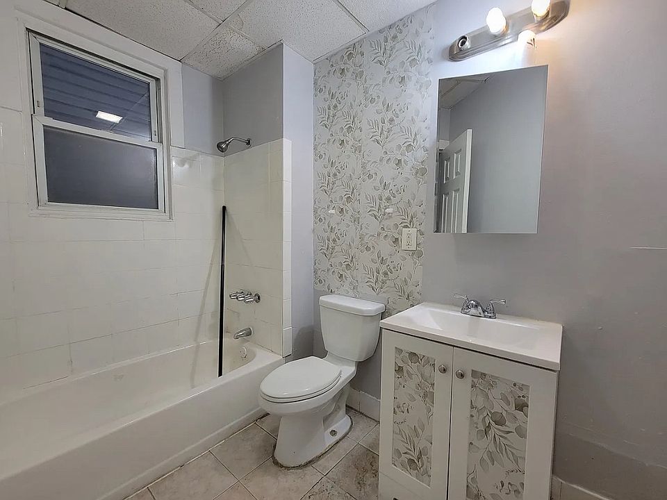 1st image of 637 S Park St APT 2