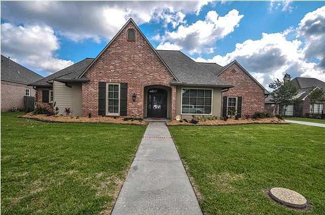 1st image of 107 River Oak Cir