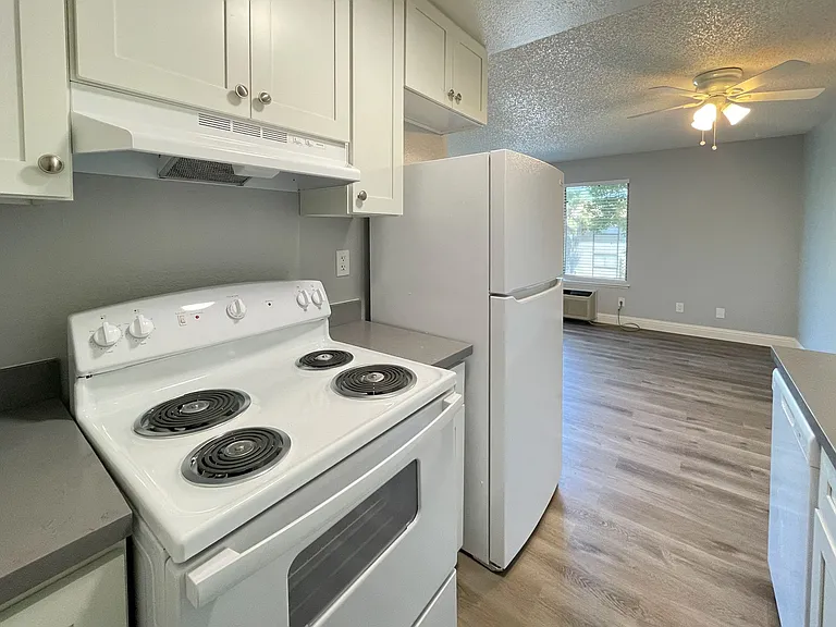 Wright Place Apartments — Photo 10
