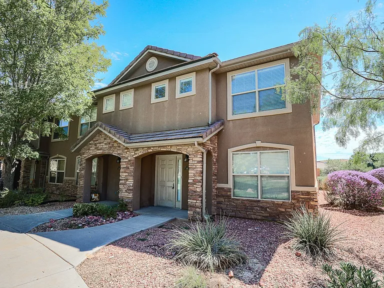 3155 S Hidden Valley Dr #147 — Photo 1