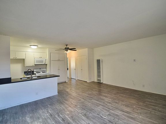 4th image of 24913-24925-2493 Walnut St #12