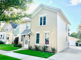 304 S 8th St, Watertown, WI 53094