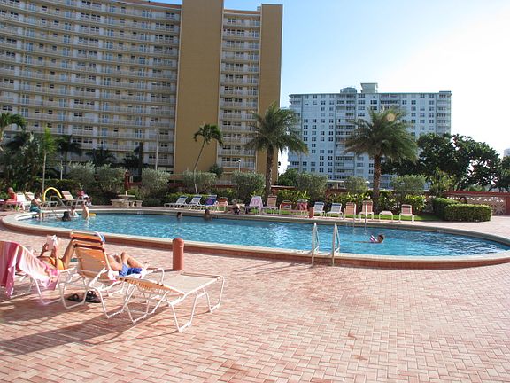 4th image of 405 N Ocean Blvd APT 108