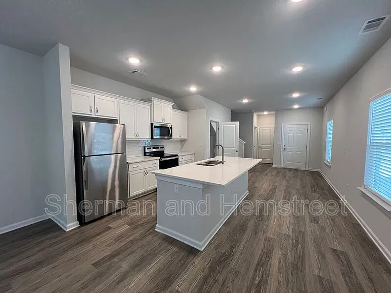 2073 Lotus Drive Lotus Dr #2073 — Photo 5