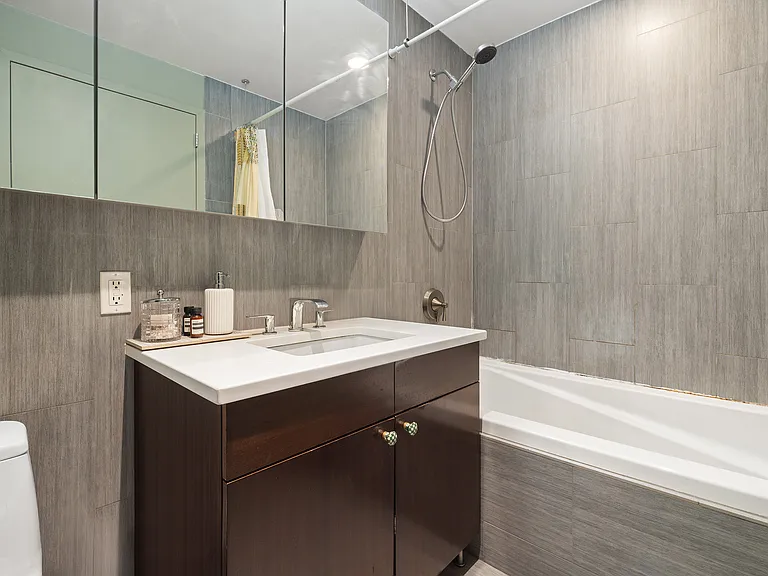 215 Avenue B #4A — Photo 8