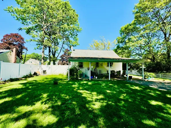 (undisclosed Address), Central Islip, NY 11722