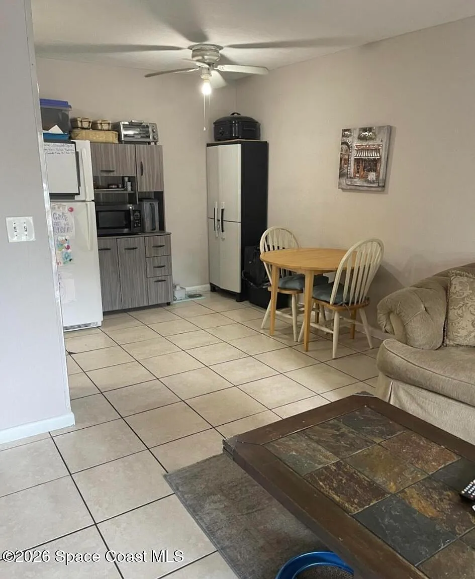 2 bed, 2.0 bath, 1069 sqft, $1,400 — Photo 4