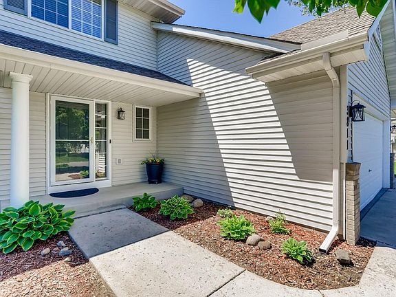 3rd image of 3811 Globeflower Cir N