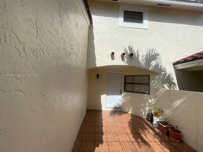 1400 San Remo Cir — Photo 19