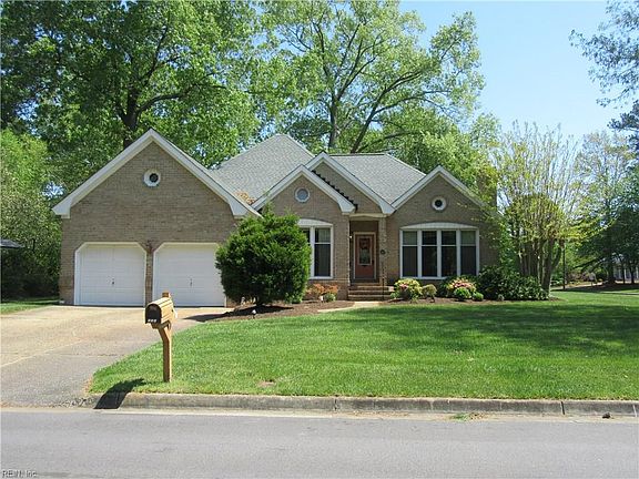 2nd image of 825 Birch Forest Ct