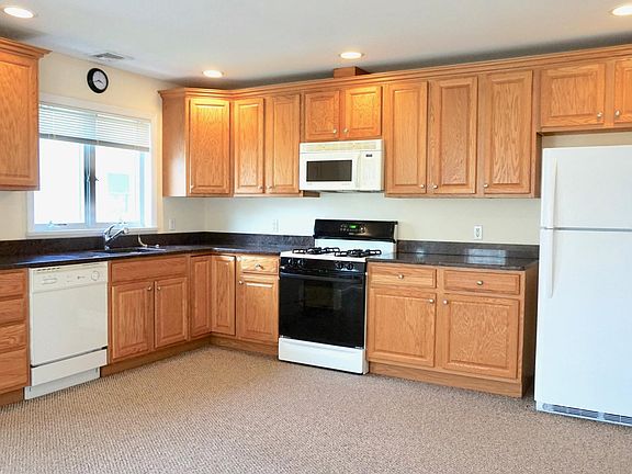 5th image of 49 Fisher Ave #2